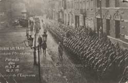 henin lietard beaumont rue de abbaye parade militaire guerre 14-18-1914-1918 carte postale cp cpa